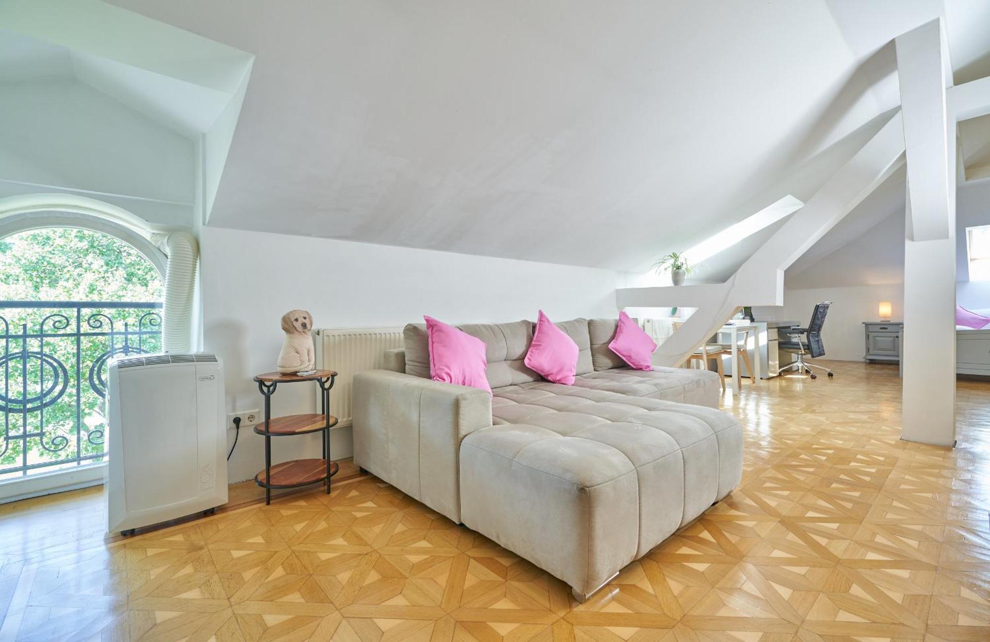 באדן Big Apartment In Guesthouse מראה חיצוני תמונה