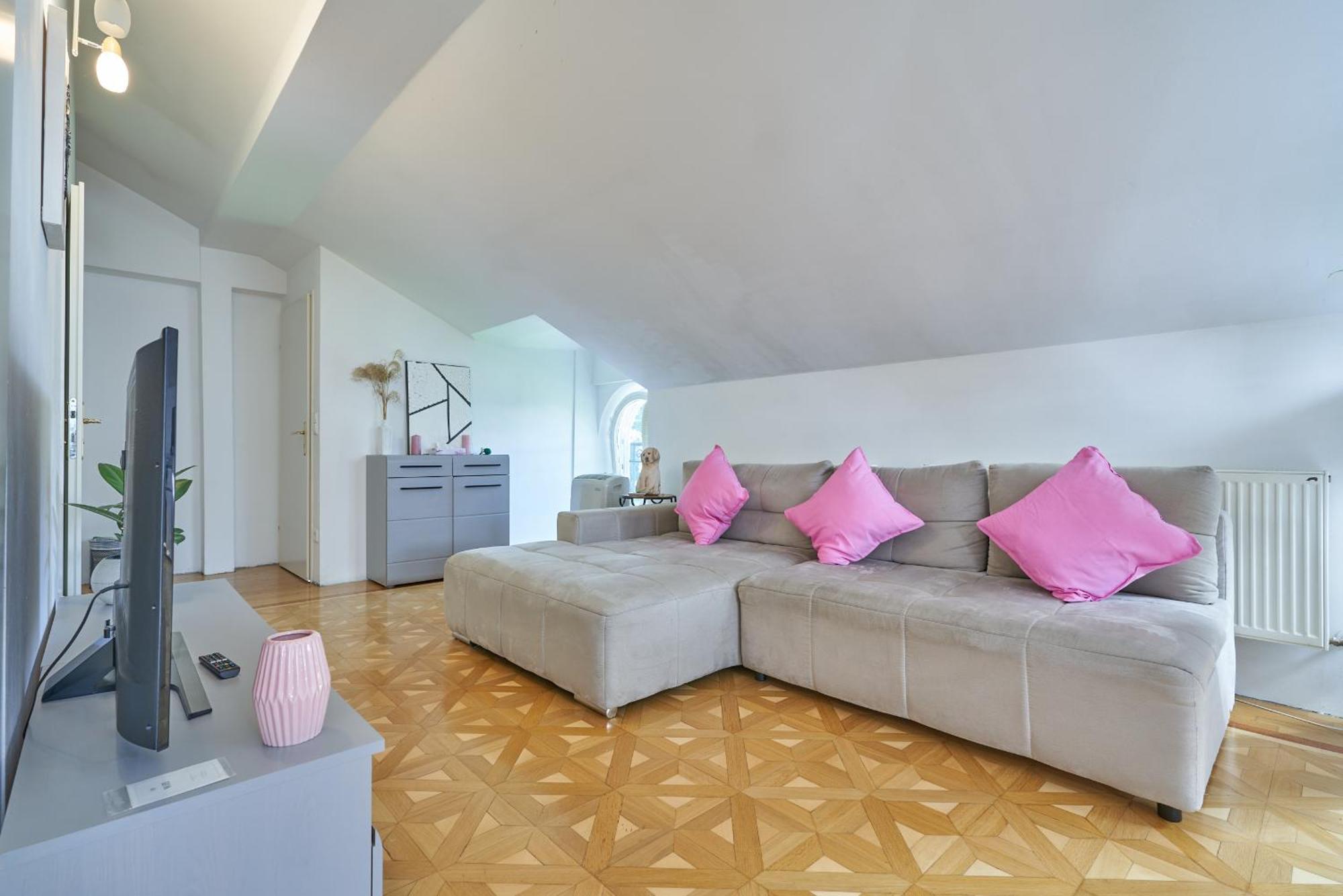 באדן Big Apartment In Guesthouse מראה חיצוני תמונה